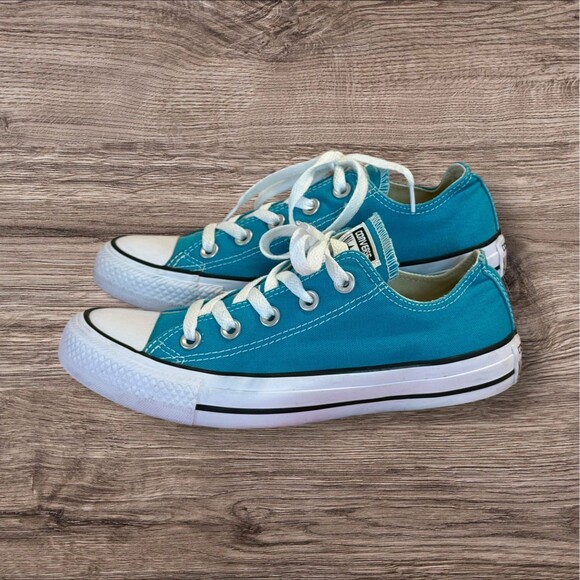 Converse Chuck Taylor Low Top Sneakers | Mediterranean - Men’s 4/Women’s 6 - Picture 1 of 4